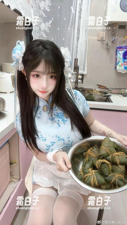 猫九酱最新粉色写真合集，带你感受她的自嘲与风采！