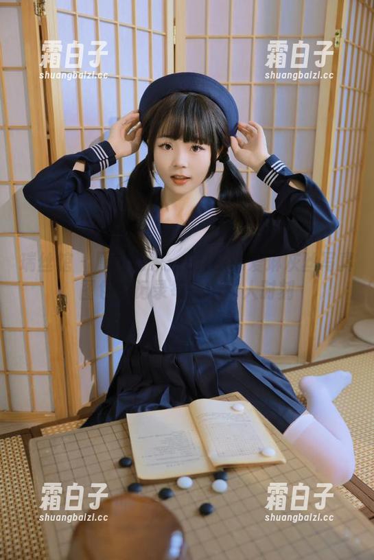 瑞丝馆-Eileen爱琳 瑞丝馆 - 原图独家:Eileen爱琳灰丝写真图包,记录每一个动人时刻