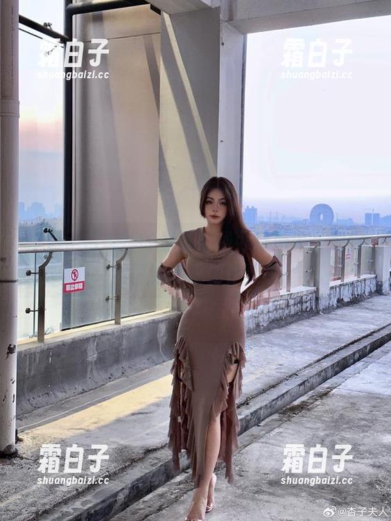 聚焦于白烨烨的碧蓝航线可畏奶牛，原图与图集展现创作灵感