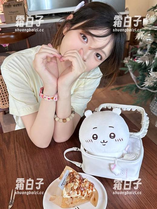 邂逅《白莉爱吃巧克力miku》的唯美瞬间，图片原图全记录
