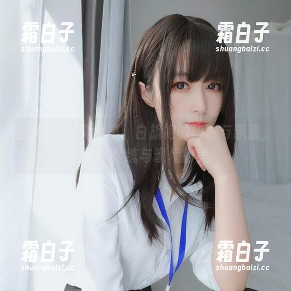 白银81写真全集：白旗袍的华丽与飘逸，诠释传统与现代的美