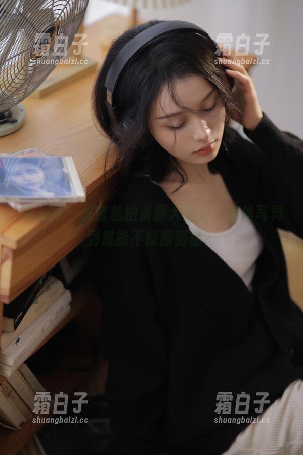 秀人网 - 优酱私拍资源大放送，灰丝写真到底能不能撩到你？