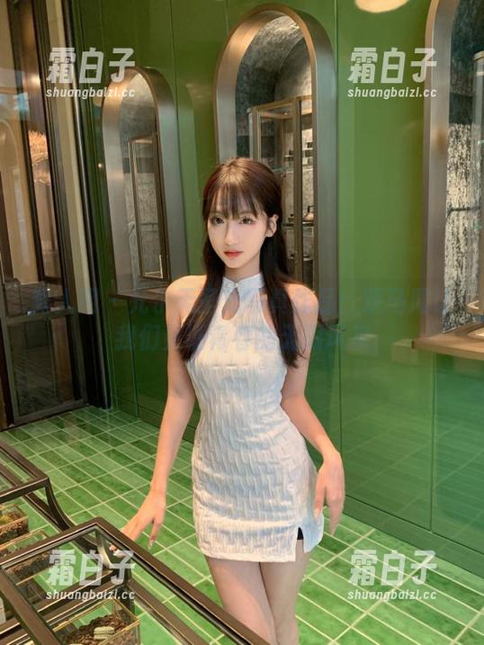秀人网 - 允尔无圣光写真作品：双马尾让我们见证青春的无限风采