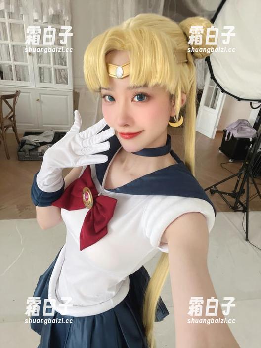 秀人网 - 南乔的网袜写真作品集，解锁她性感与青春交织的美丽故事