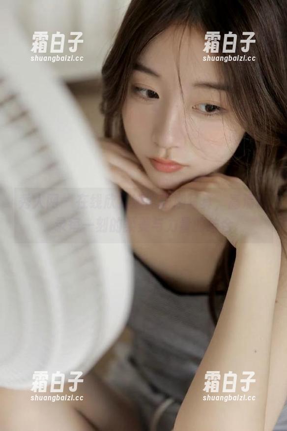 秀人网 - 在线欣赏娜露瑜伽写真，高清记录每一刻的柔美与力量的结合