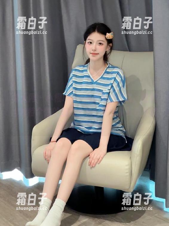 秀人网 - 小樱koko内衣写真图集，绽放出独特个性的魅力合集，尽情享受视线的盛宴与惊喜。