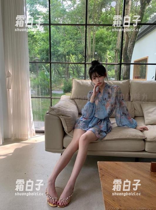秀人网-小泡芙winna 秀人网 - 小泡芙winna短裤作品中的魅力美图,壁纸选择提升生活情调