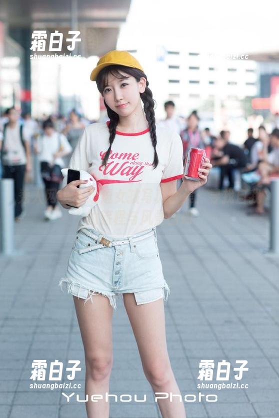 秀人网-小逗逗 秀人网 - 小逗逗女孩写真合集:寻找自我的旅程与风景图册