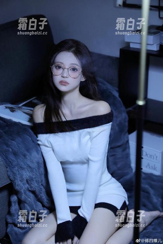 秀人网 - 林乐一高跟鞋写真合集，展现她独特风格与自信魅力！