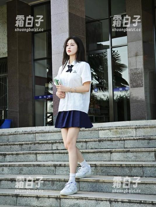 秀人网 - 梦幻汁汁女孩：探索她的迷人图集与创意资源
