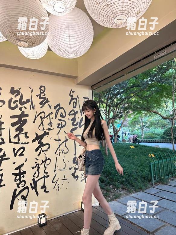 秀人网 - 最新发布：筱慧cindy居家写真作品，带你感受生活的美好瞬间！