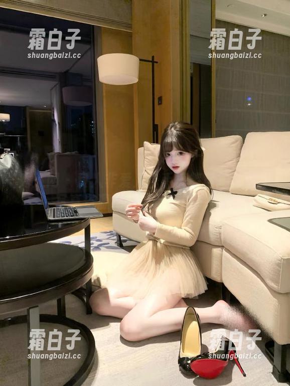 秀人网 - 良人非爱人携手搞笑自拍：这组写真资源绝对让你眼前一亮！