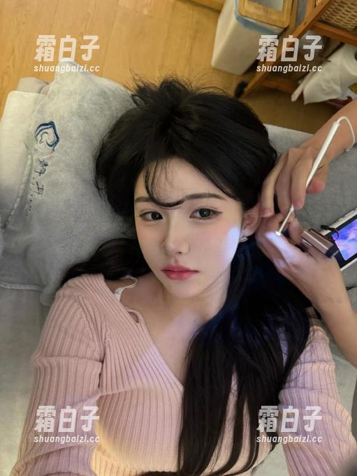 秀人网-薇薇酱 秀人网 - 薇薇酱修女系列:妩媚与优雅的碰撞,写真合集网盘等你来发现