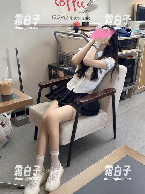秀人网-陆萱雅 秀人网 - 优雅光影下的陆萱雅:独特礼服写真图集回顾