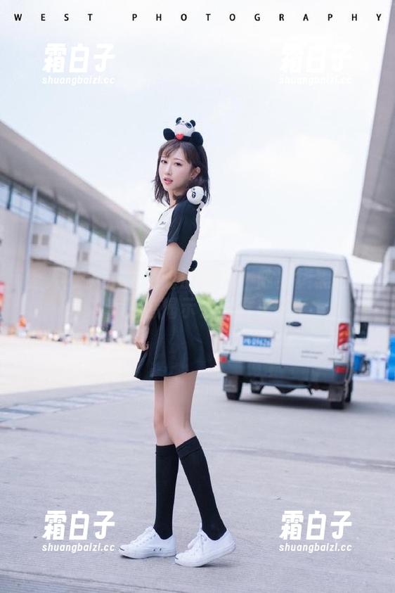 秀人网 - 从未见过的视角：陈柒柒黑色写真图包揭示了别样美感