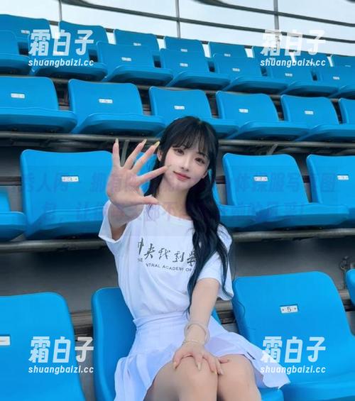 秀人网 - 拥有陈梵妮Fanny体操服写真图包，让你每天都不想离开她的风采！