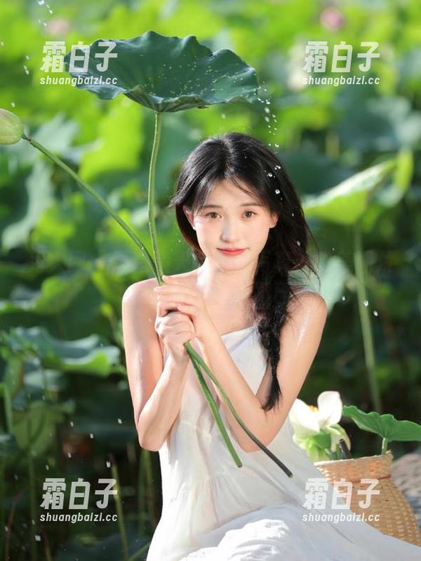 秀人网 - 顾楚楚天使风格写真：唯美图片资源让你心动不已