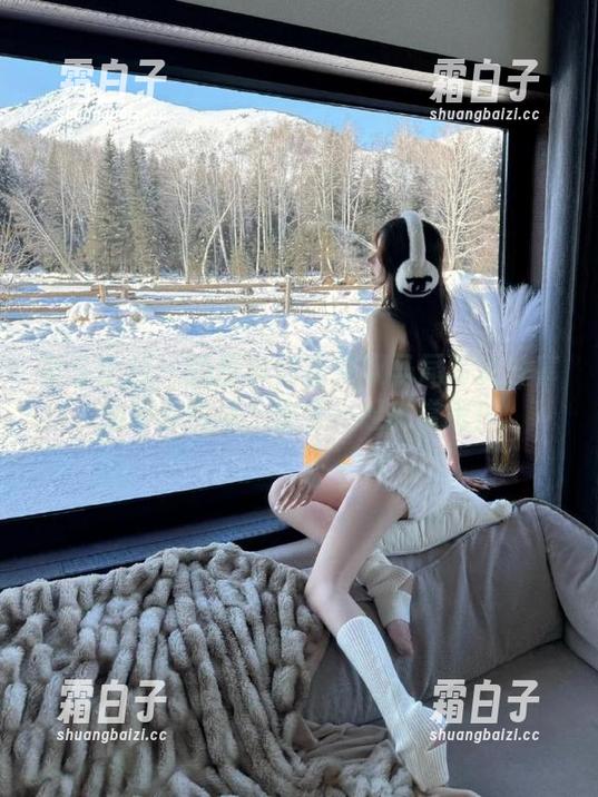 紧急企划 - 奶糖带你感受双马尾写真分享的青春气息，快来一起欣赏吧！
