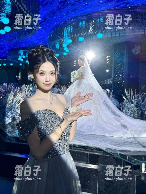 紧急企划 - 小恩的丝袜写真作品，超高清图包让你欲罢不能！