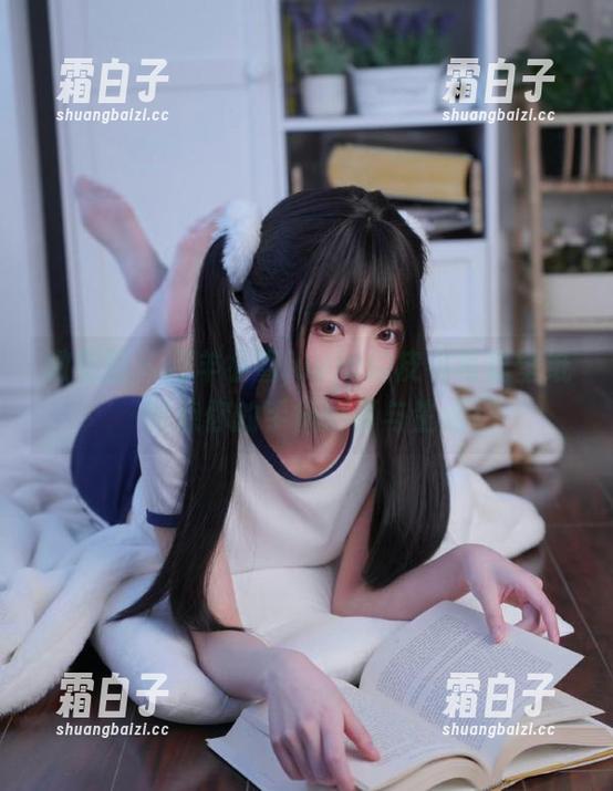 微密圈 - 用羊小雪juvia的皮衣写真壁纸装点你的手机屏幕与生活