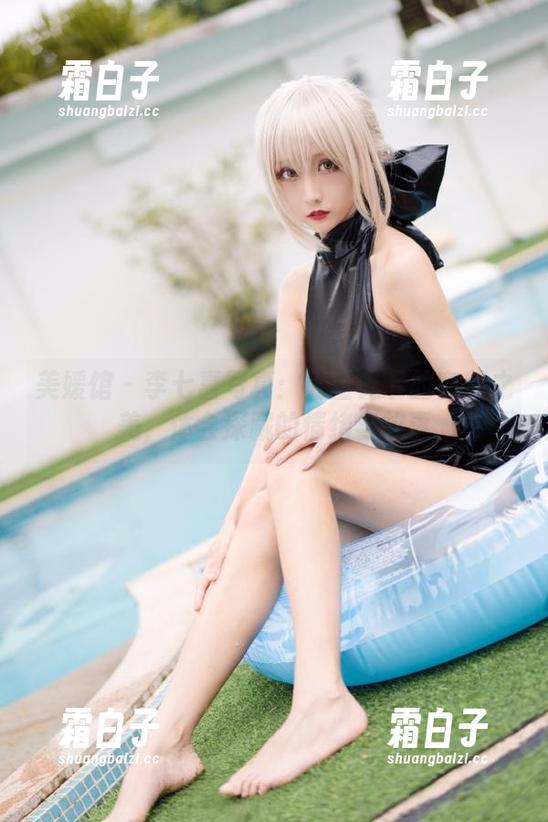 美媛馆 - 李七喜写真：无圣光下的套装之美，体会深藏的情绪与故事