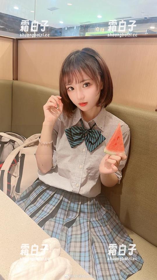 花柒Hana 高清女生写真图册:花柒Hana女王的风格与灵感,尽在其中!