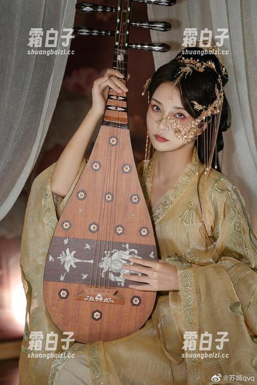 一起沉醉在苏嫣嫣阿姨清纯写真图包的可爱世界里！