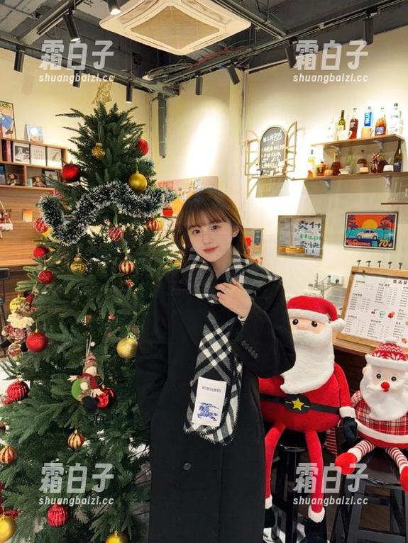 感受蓝小沂KiKi的优雅：美脚原图与套图全景展示