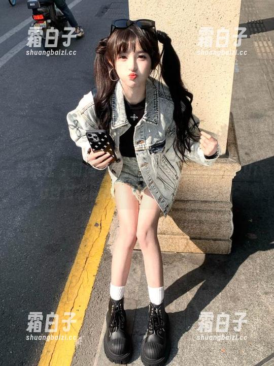 蜜桃社-陆萱萱Cecilia 蜜桃社 - 时尚与优雅交融,陆萱萱Cecilia白衬衫图册合集带你领略新风尚
