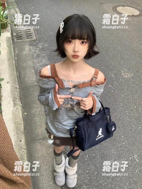 蜜桃社 - 来自陆萱萱Cecilia的户外全套写真原图，绽放自然之美！