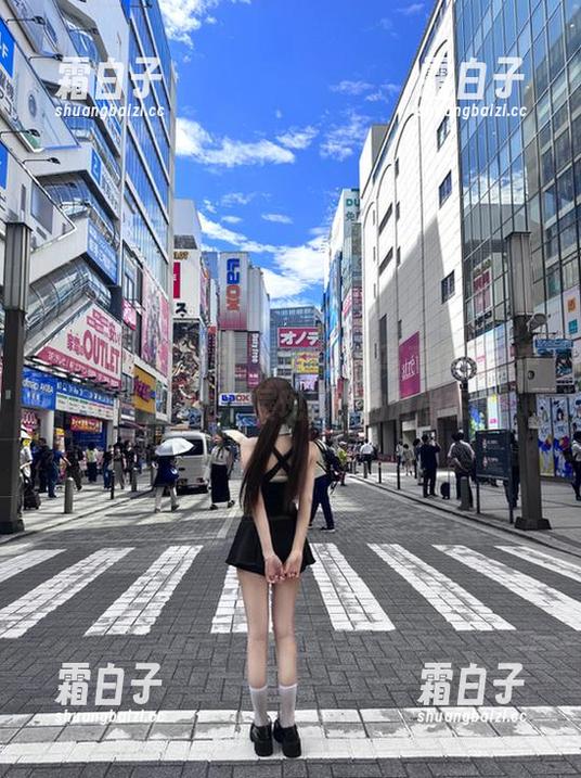 语画界 - 感受Cris_卓娅祺写真作品集中的棉袜艺术，展现独特的时尚态度
