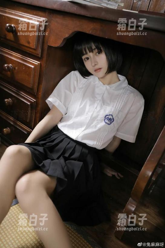 语画界 - 徐莉芝婚纱写真，带着自嘲走过，下载这些瞬间，让笑声不断！