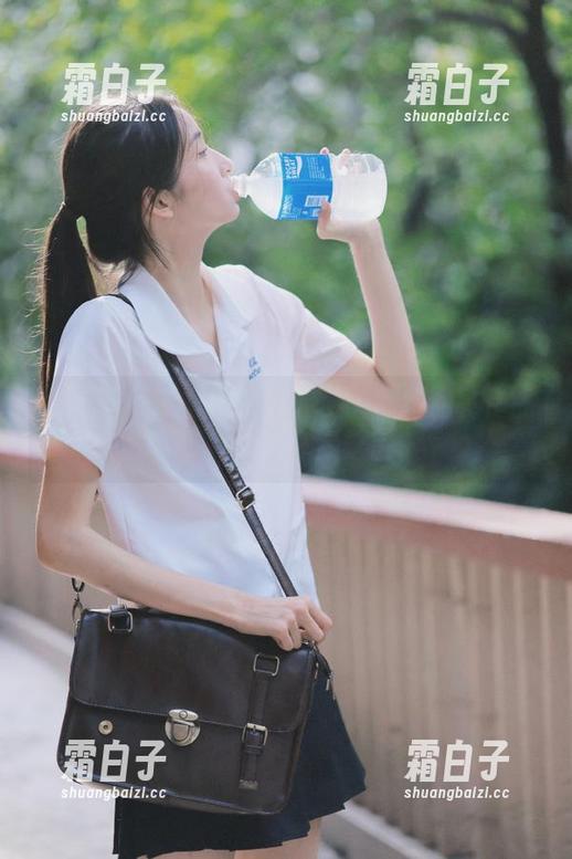 语画界 - 无圣光摄影大赏：雅雯油亮作品带你领略真实之美