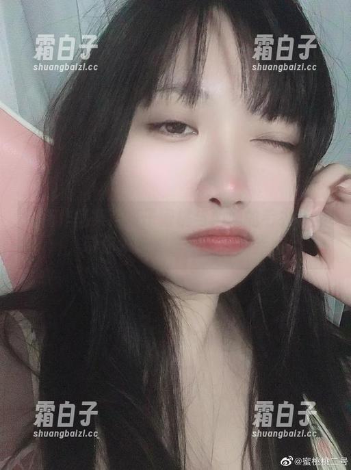 最新作品集：贞子蜜桃与姐姐的毛衣相伴，带你领略别样的时尚与温情