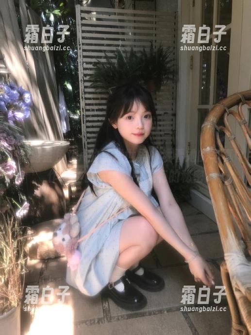 披露金鱼yui的艺术世界，观看她的写真作品《食铁兽》中藏有的秘密