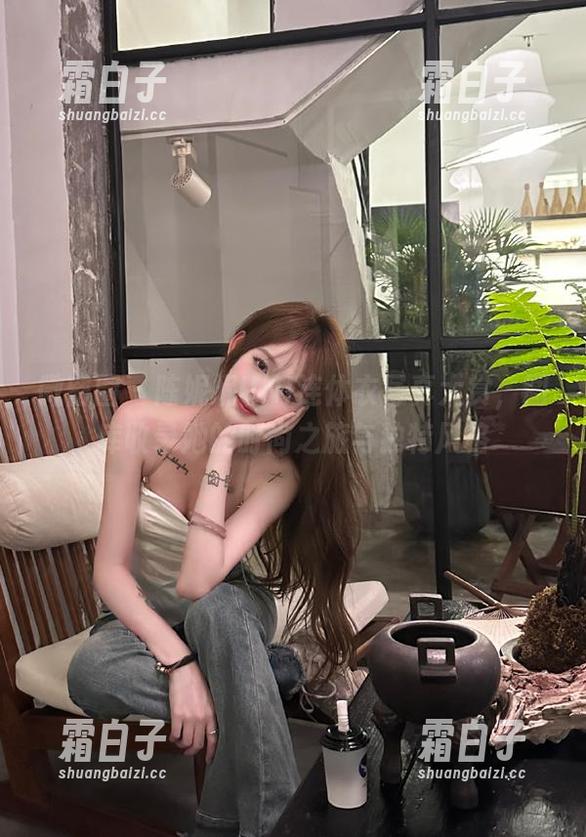 微密圈 - 陈妮妮UNI连体衣写真大赏，图库收录她的时尚之旅与独特风格