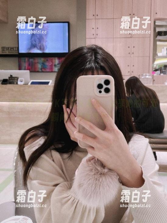 青水百合子JK写真大集合，分享她的可爱瞬间与清新气息！