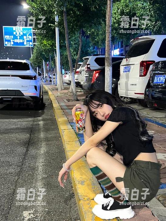 青豆客 - 分享施忆佳最新高跟鞋作品集：在细高跟中展现自我风格