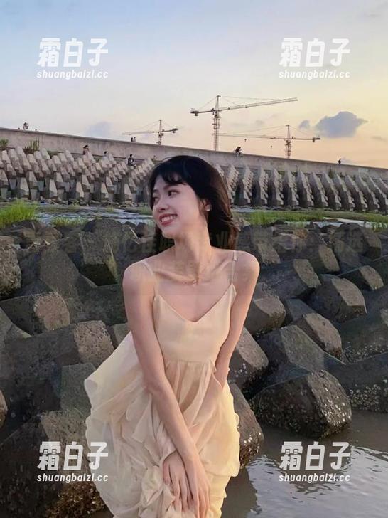 青豆客 - 施忆佳职场专业感带给你：精选职业装壁纸合集