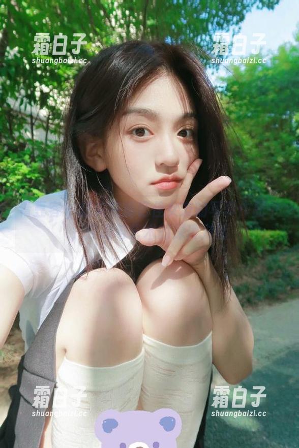 青豆客 - 迷失在施忆佳女友的写真作品中，灵魂与艺术的深度对话