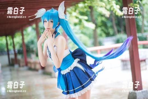 独家精选图库：青青子Js狐狸与狼的写真系列，重塑生态之美