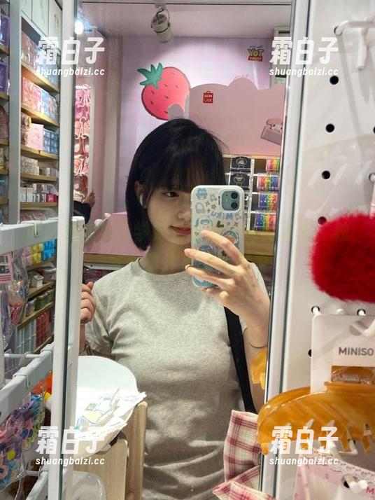 风之领域推出学妹户外黑丝写真资源，独家合集分享时尚魅力