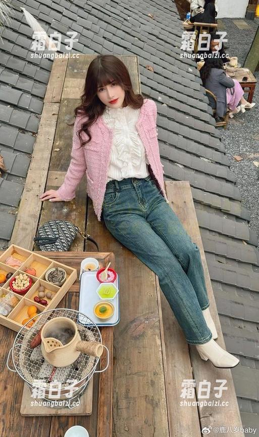 迷人的“鹿八岁baby猫耳女仆”视觉盛宴：心动写真合集与专属图册
